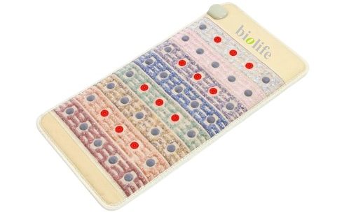 biolife® Kristallmatte Mini – kompakte Entspannung für unterwegs Unsere Biolife Premium Kristallmatte Mini, die charmante kleine Schwester der preisgekrönten großen Biolife Premium Kristallmatte.